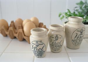 プレスなど丁寧なクリーニングサービスを24時間Webから安く利用！